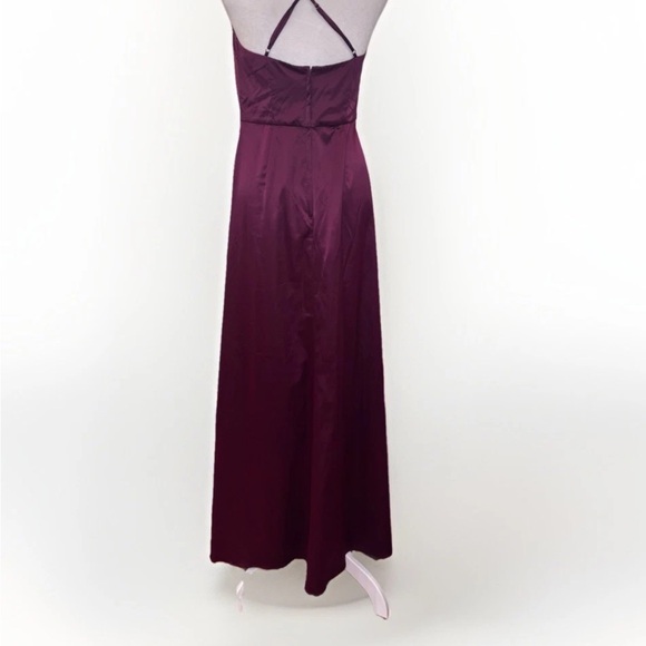 Elegant Burgundy Maxi Dress - Picture 7 of 8